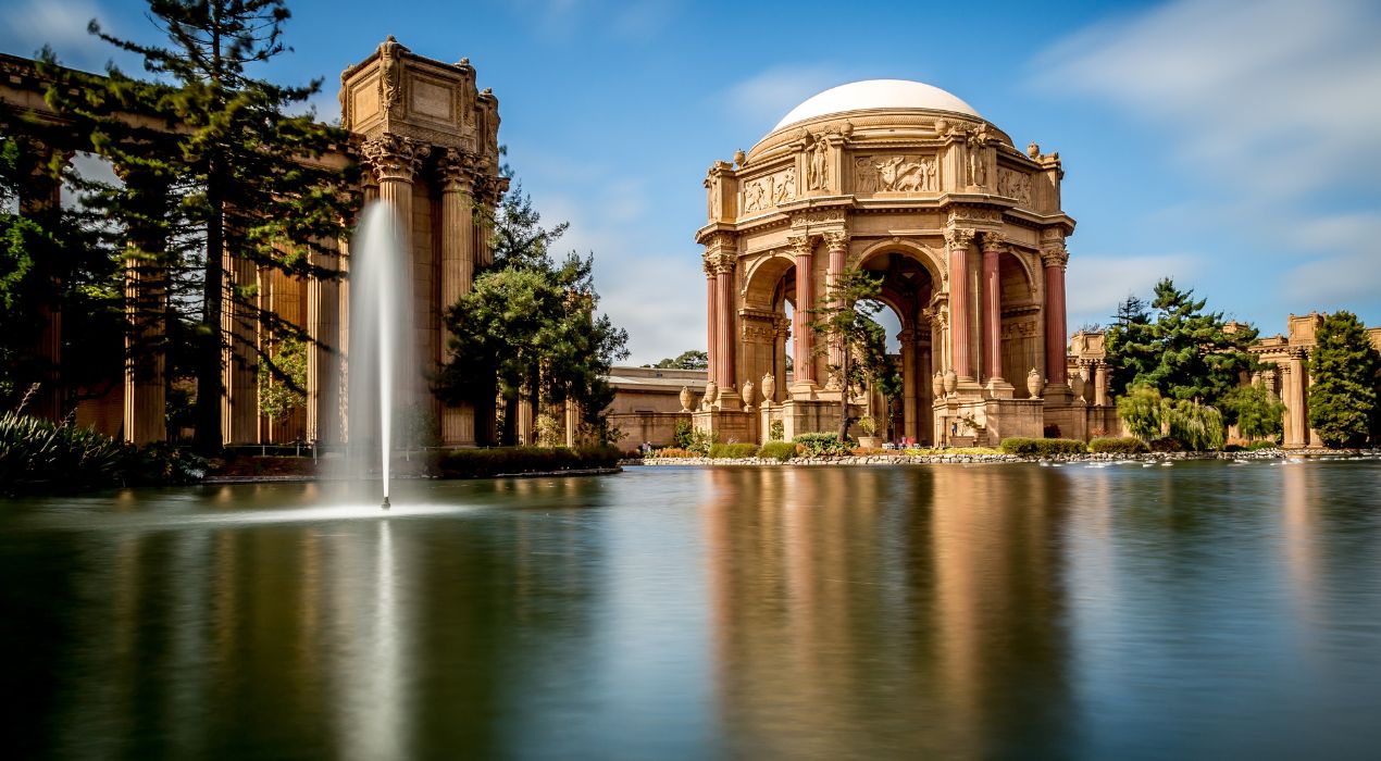 a photo of the palace of fine arts san Fransisco